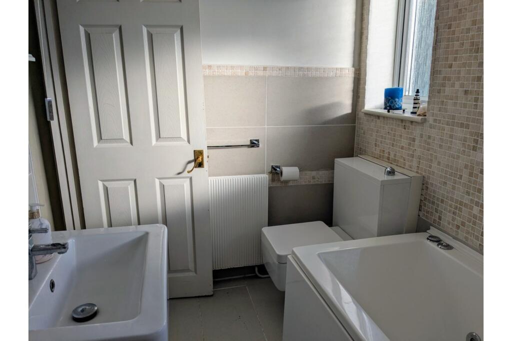 Additional image 24 of Highlands Road, Portslade, BN41