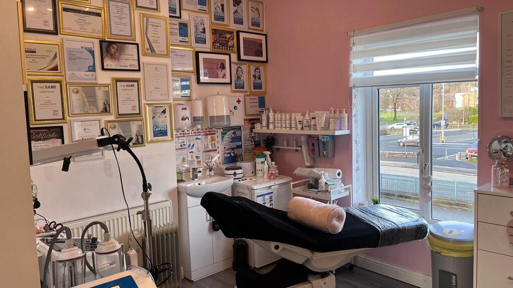 Additional image 10 of 806 Bury Road, Bolton, BL2 6PA