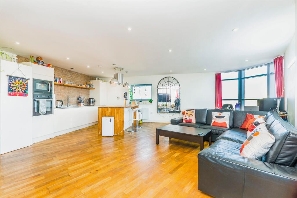 Additional image 4 of Bute Terrace, CARDIFF