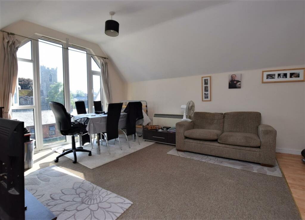 Additional image 2 of 7a Queen Street, Town Centre