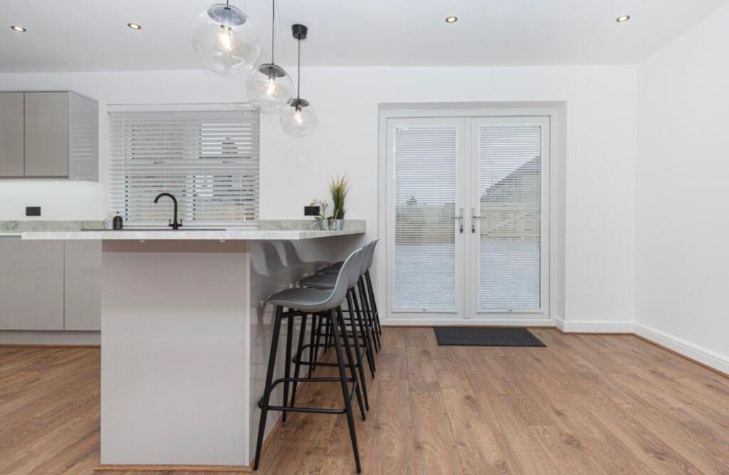 Additional image 10 of Undercliffe Road, Bradford, BD2 3BJ