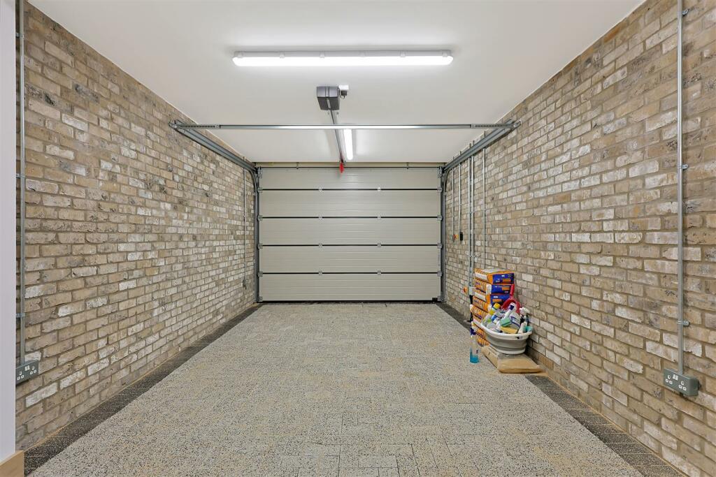 Additional image 25 of Station Road, Histon