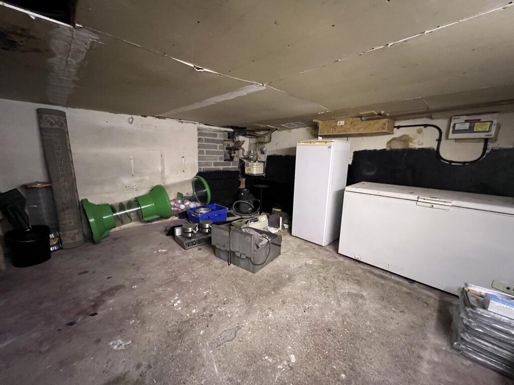 Additional image 7 of 117 Bargates, Christchurch, Dorset, BH23 1QH