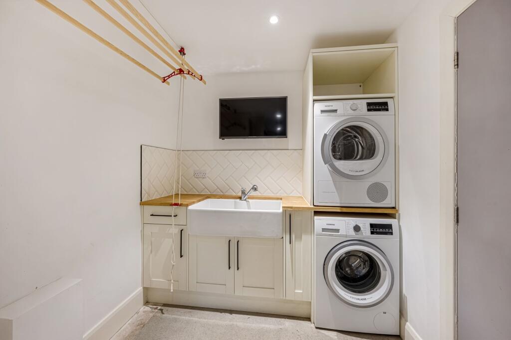 Additional image 43 of Moorview, Moss Bank Way, BL1 3LR – Stunning Home with Roof Terrace, Cinema Room & Outdoor Kitchen