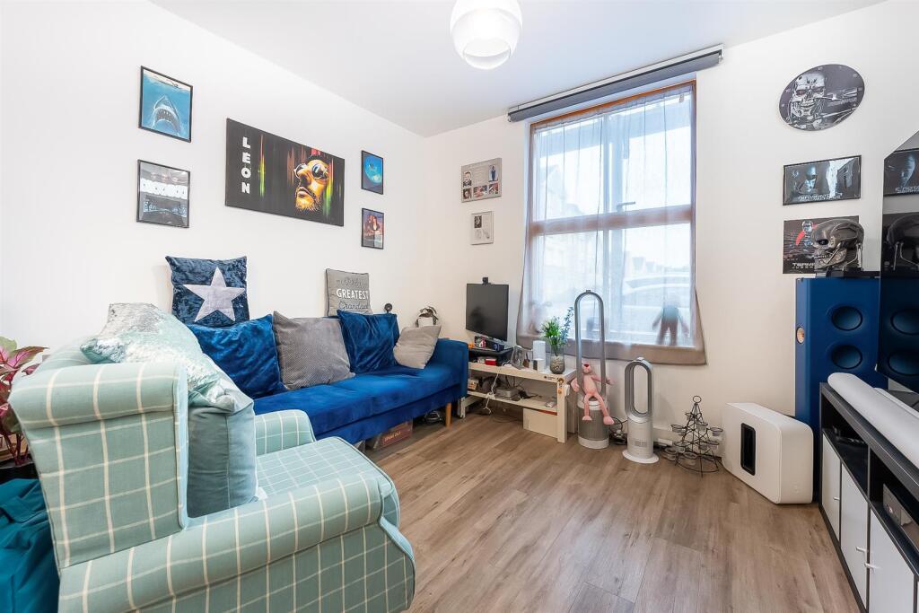 Additional image 6 of Promenade House, Beach Road - SEAFRONT LOCATION