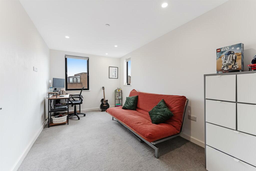 Additional image 10 of The Bayside, Manilla Crescent - PENTHOUSE WITH SEA VIEWS