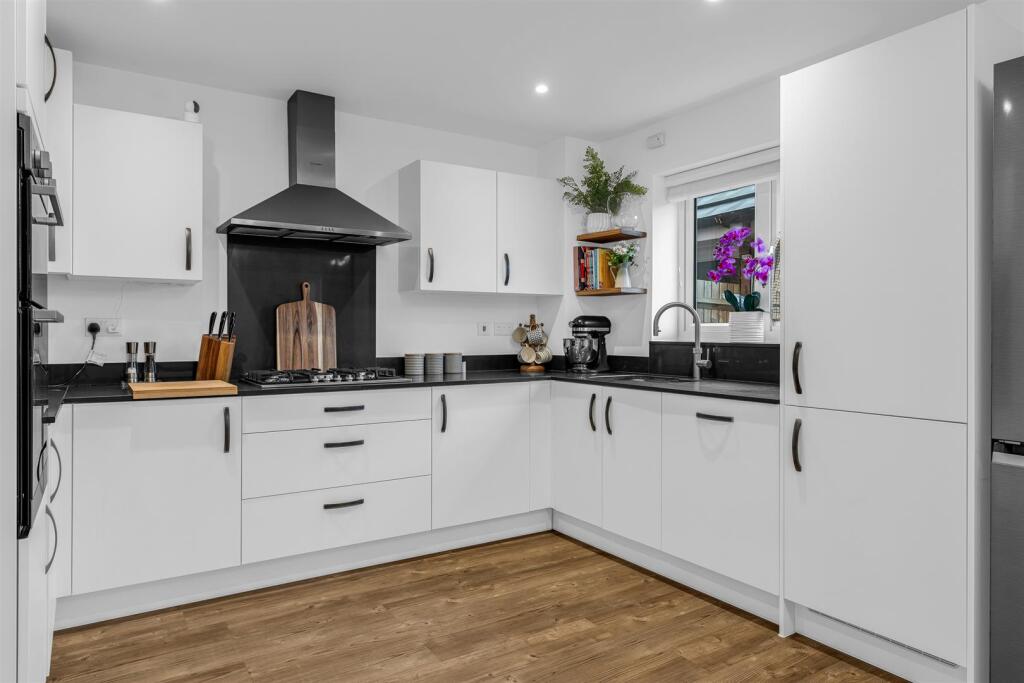 Additional image 32 of Perkins Way, Welwyn Garden City