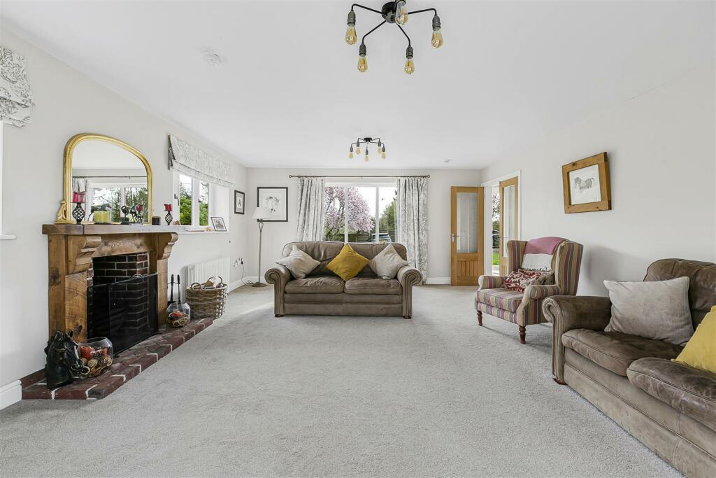 Additional image 9 of Langley Lower Green