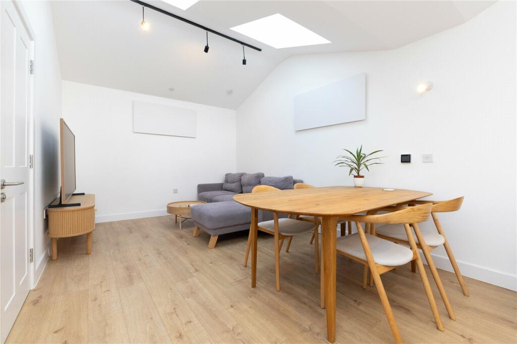 Additional image 4 of Barton Road, Cambridge, Cambridgeshire