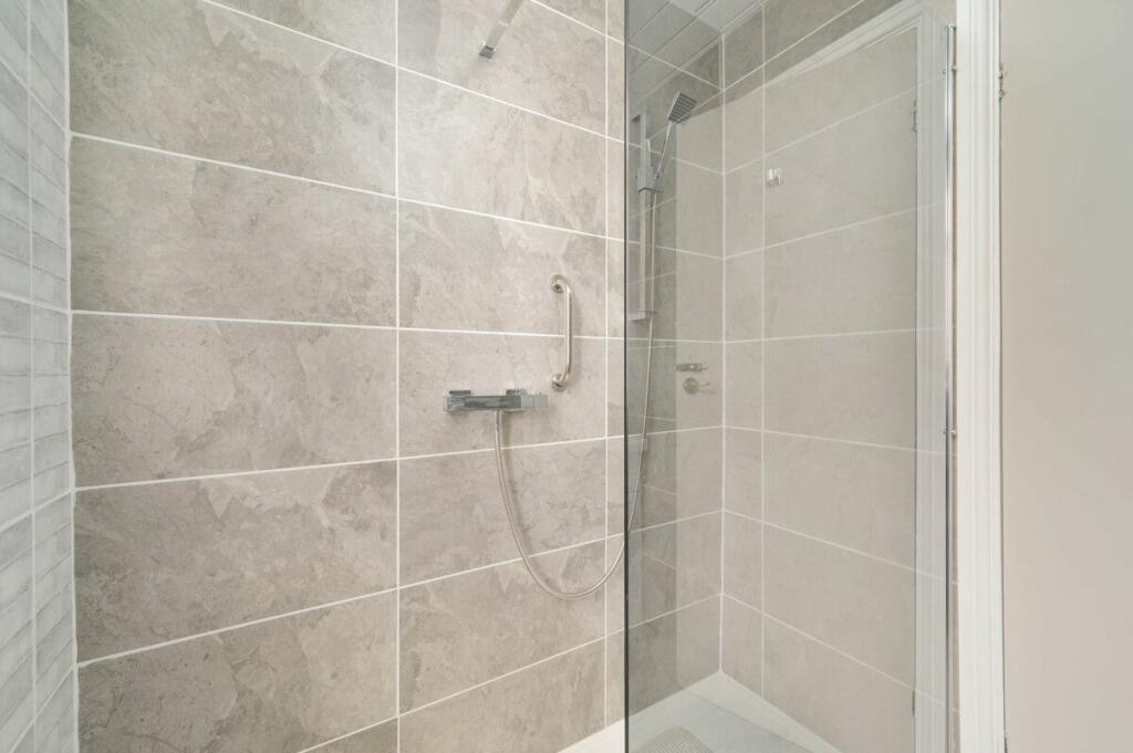 Additional image 11 of Kingsdale Avenue, Drighlington, Bradford