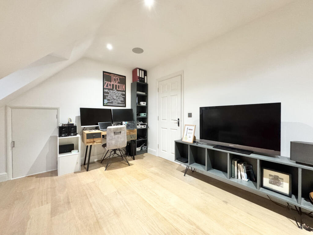 Additional image 24 of Azalea Close, Napsbury Park, St. Albans