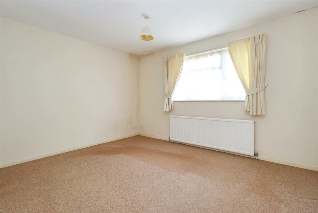 Additional image 7 of Cul-de-sac location within Yeolands Drive, Clevedon