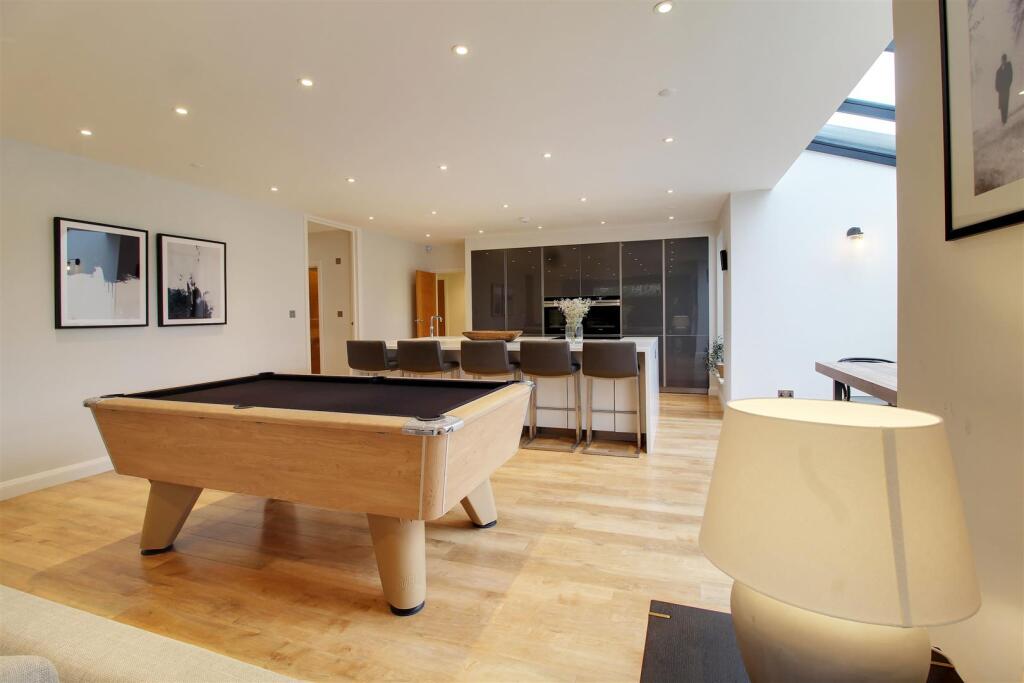 Additional image 17 of Mymms Drive, Brookmans Park