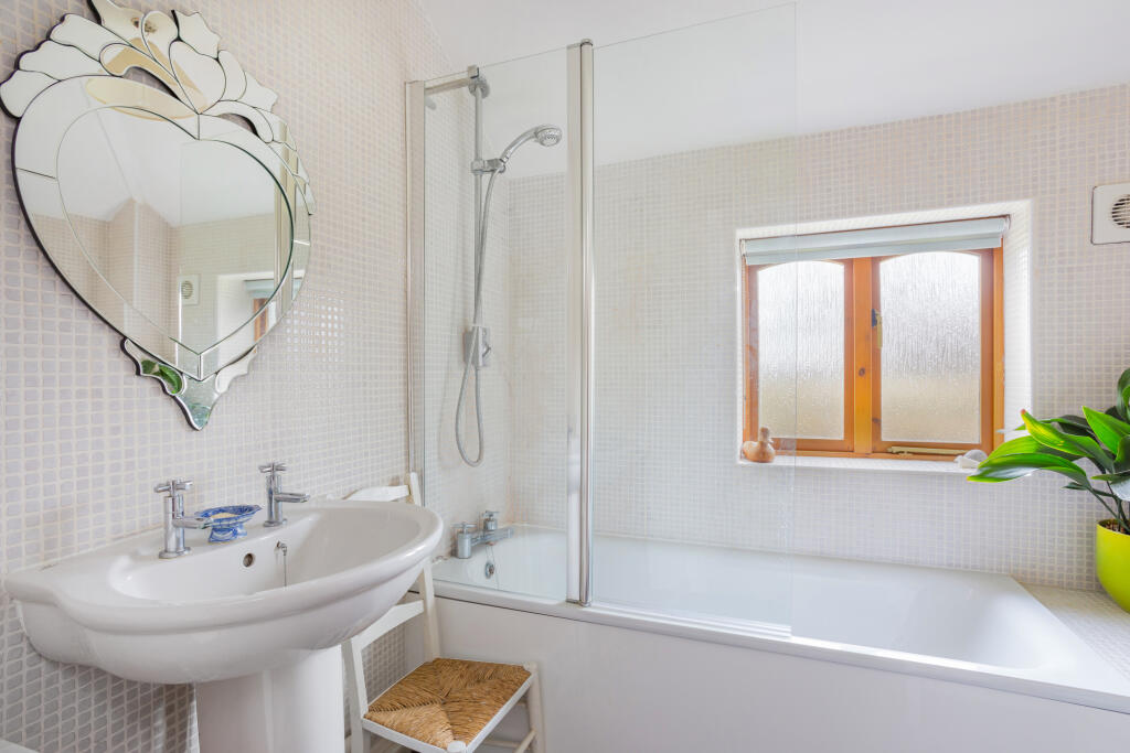 Additional image 9 of Kimpton Road, Wheathampstead, AL4