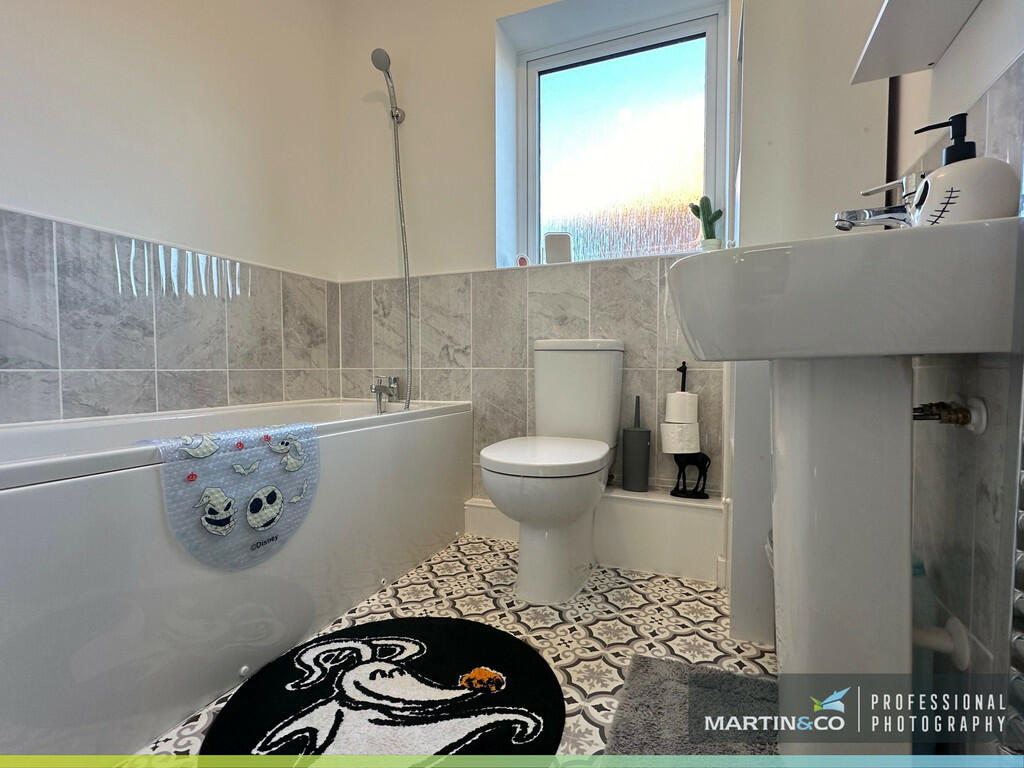 Additional image 14 of Dol Glaswg, Capel Llanilltern