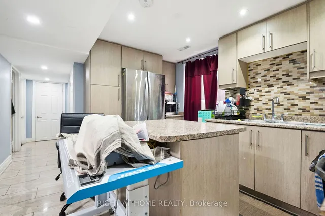 Additional image 25 of 22 Lynmont Rd