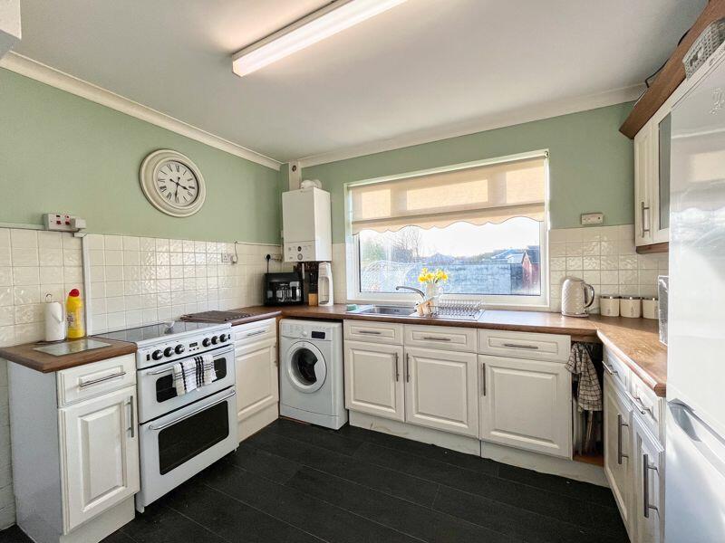 Additional image 6 of 37 West Park Drive, Porthcawl, CF36 3RG