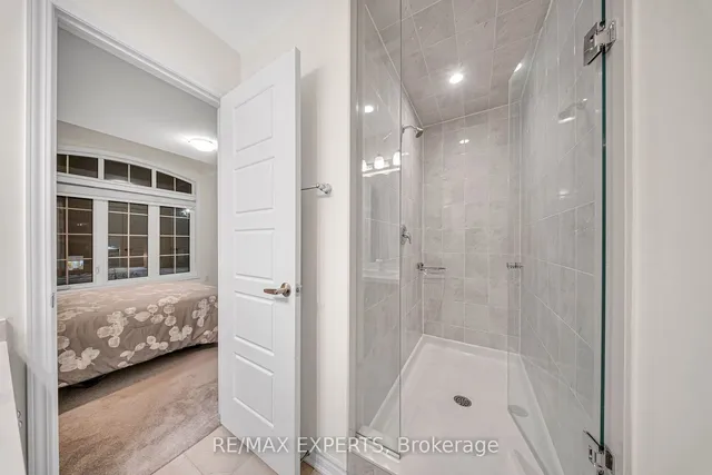 Additional image 31 of 668 Kennedy Circ