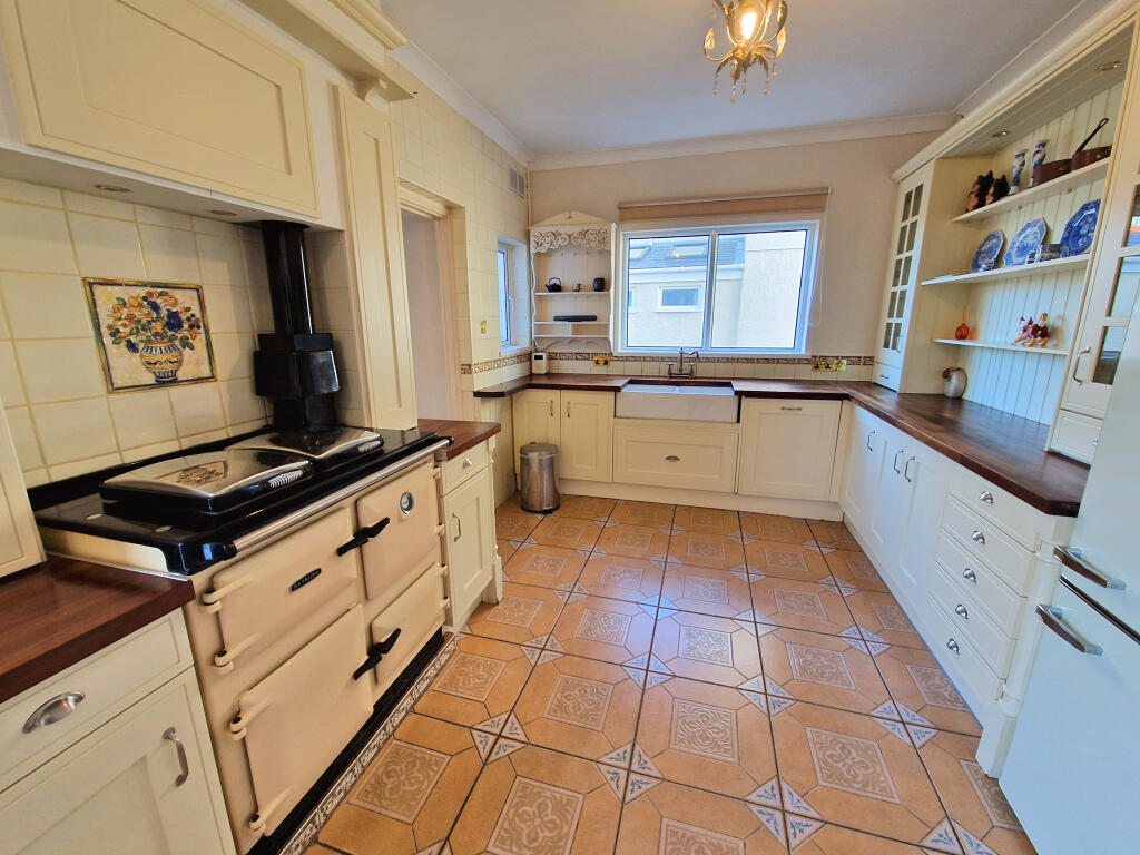 Additional image 11 of BLUNDELL AVENUE, PORTHCAWL, CF36 3YY