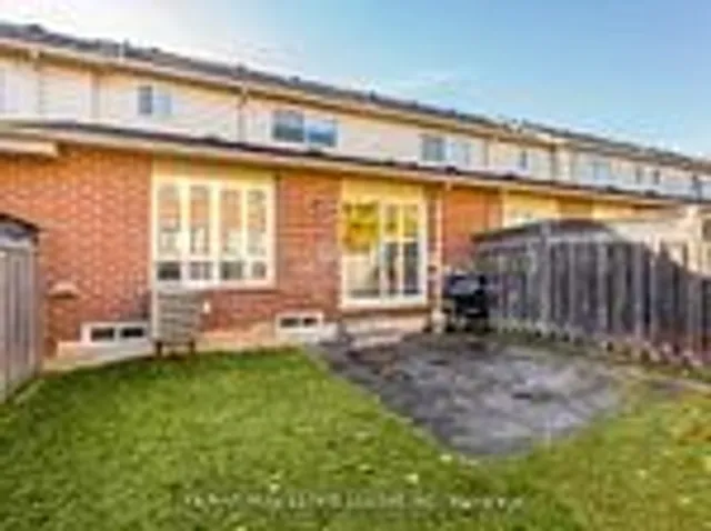 Additional image 29 of 1096 Barclay Circ