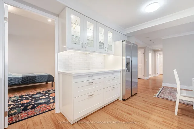 Additional image 21 of 33 University Ave Unit 2106