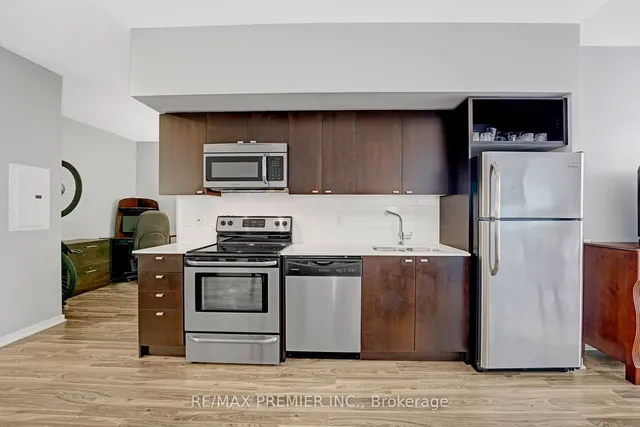 Additional image 10 of 105 The Queensway Unit 714