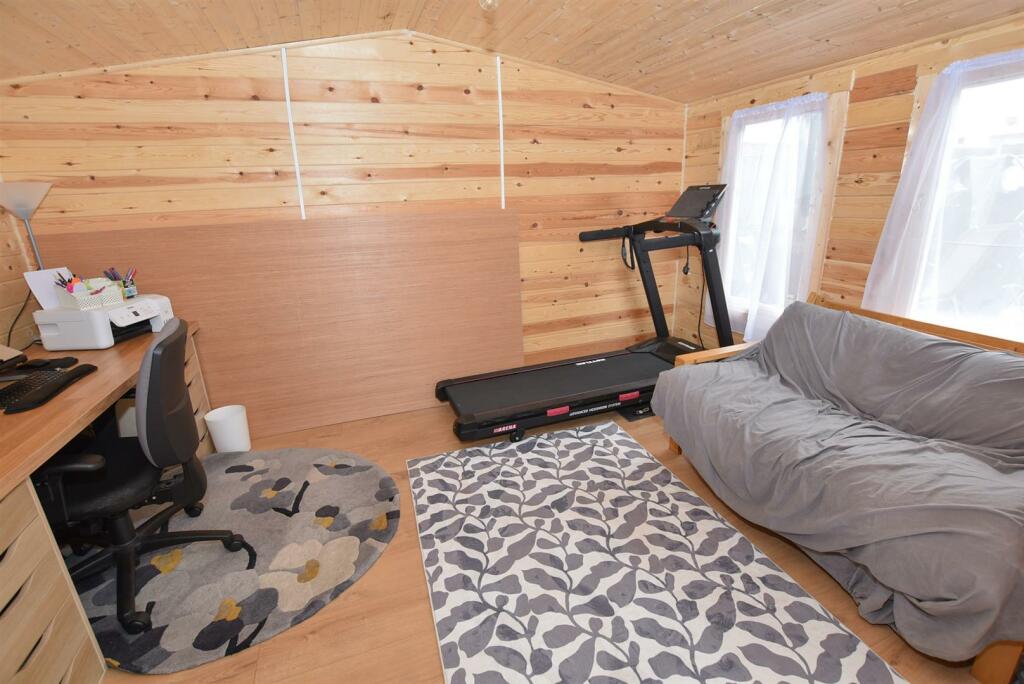 Additional image 19 of Dale Avenue, Bromborough