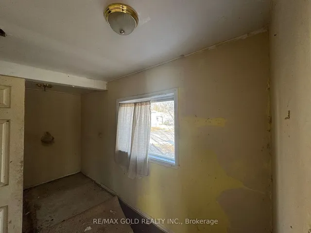 Additional image 11 of 1040 Brook View Ave