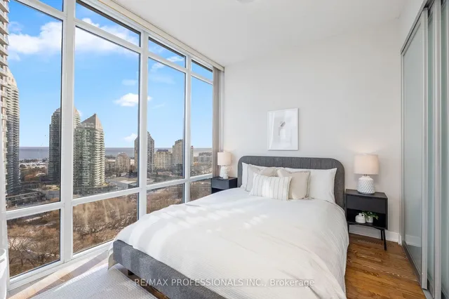 Additional image 18 of 88 Park Lawn Rd Unit 2208