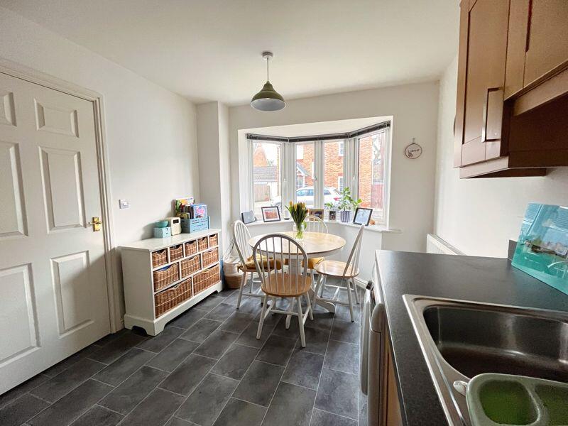 Additional image 3 of 6 Meadow Drive, Pontyclun CF72 9FR