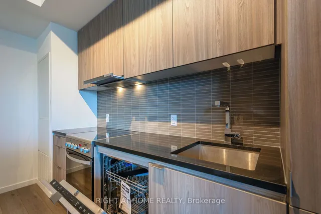 Additional image 15 of 7 Smith Cres Unit 301