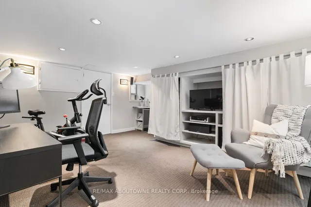 Additional image 37 of 250 Lee Ave