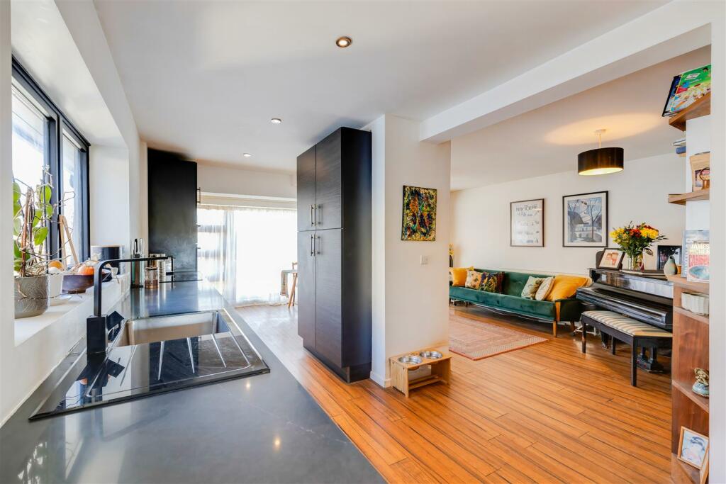 Additional image 4 of Church View, Llanblethian, Cowbridge, Vale of Glamorgan, CF71 7JJ