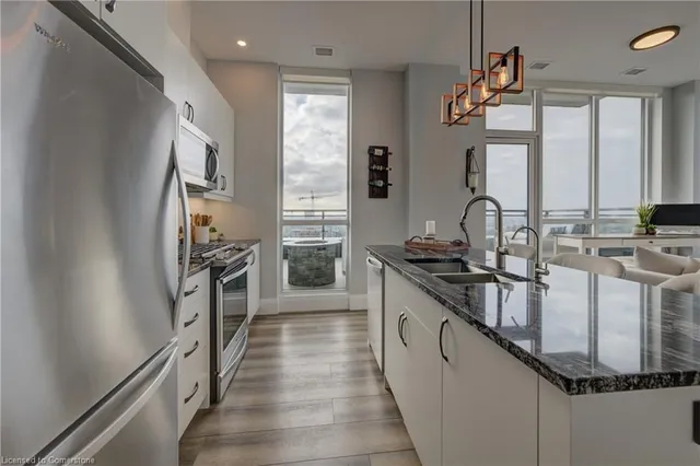 Additional image 21 of 60 Charles St Unit 2908