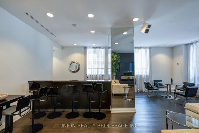 Additional image 19 of 21 Balmuto St Unit 1403