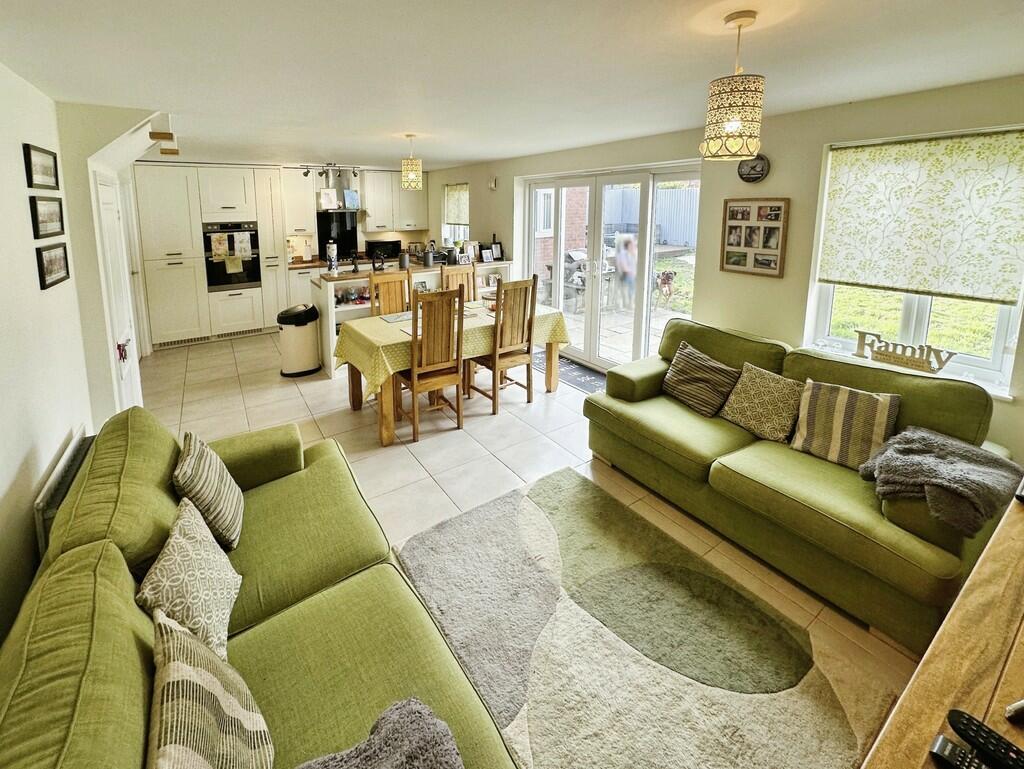 Additional image 25 of Brambling Crescent, Penallta, Hengoed