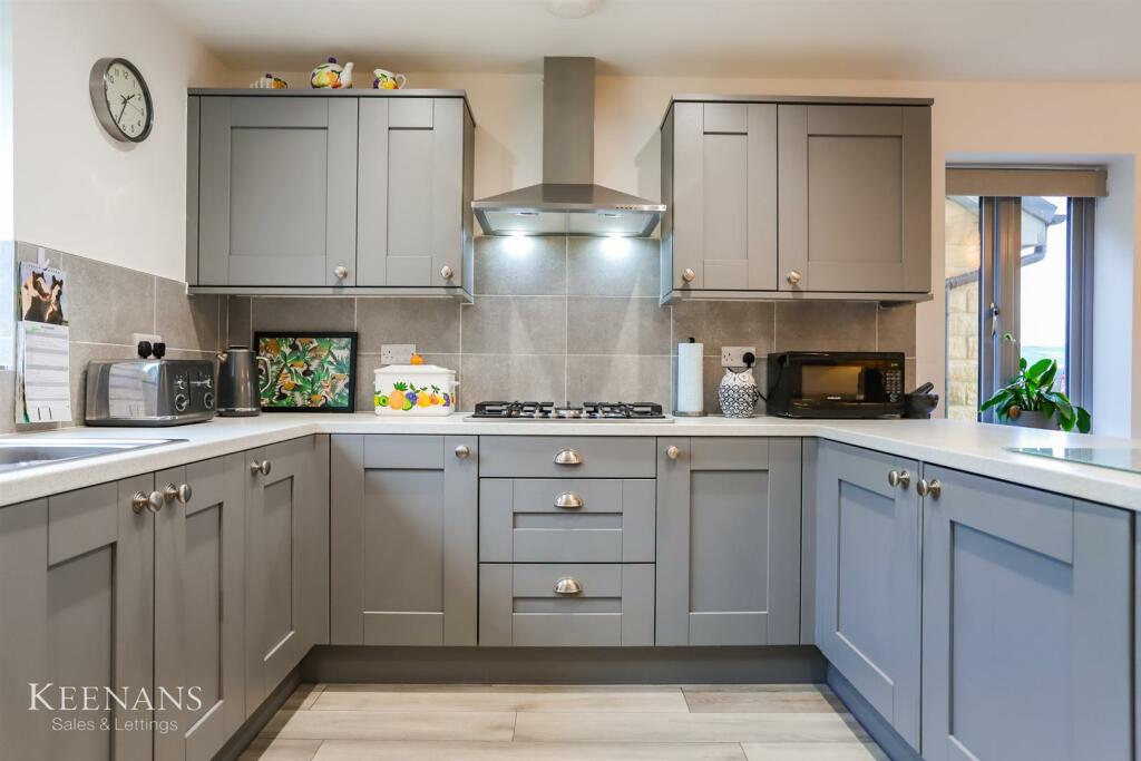 Additional image 27 of Windermere Avenue, Colne