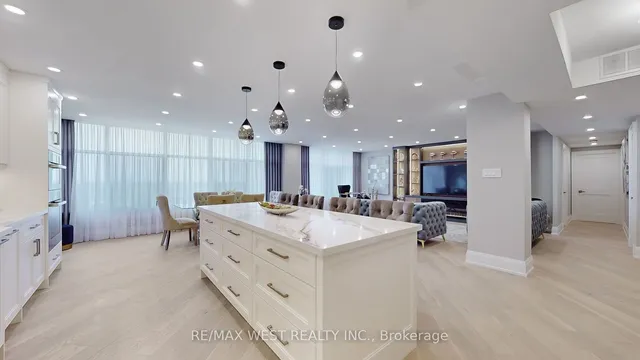 Additional image 15 of 900 Yonge St Unit 1403