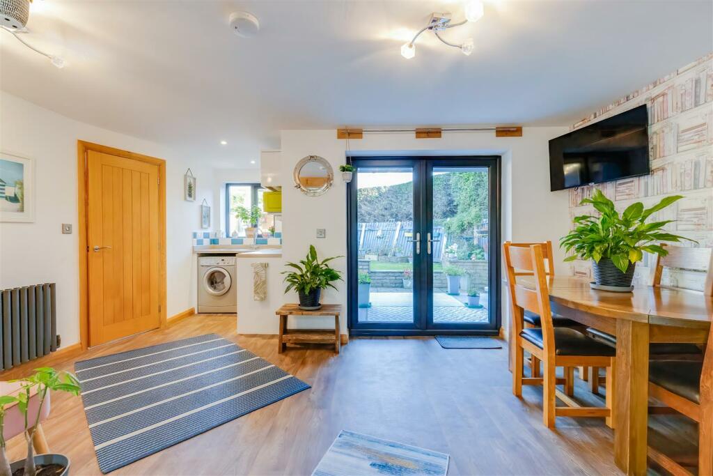 Additional image 6 of Cypress Gardens, Porthcawl, Bridgend County Borough, CF36 5BZ