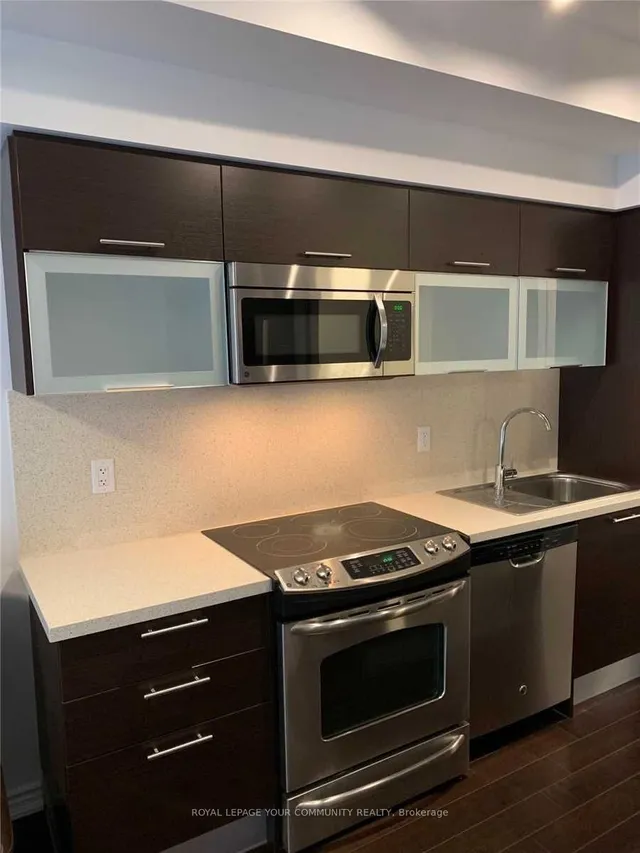 Additional image 3 of 386 Yonge St Unit 4313