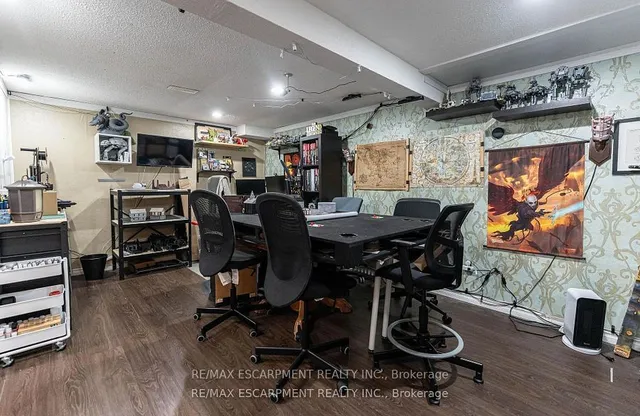 Additional image 24 of 2323 Glastonbury Rd