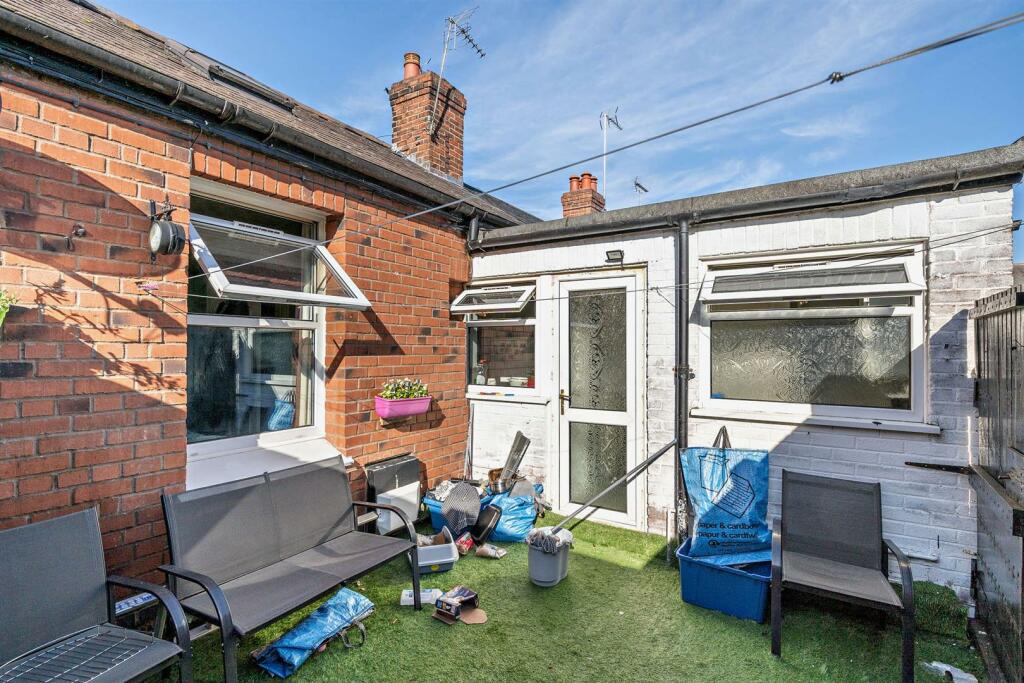 Additional image 9 of Flint