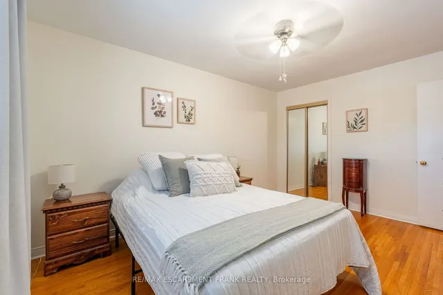 Additional image 22 of 2 Maria Crt