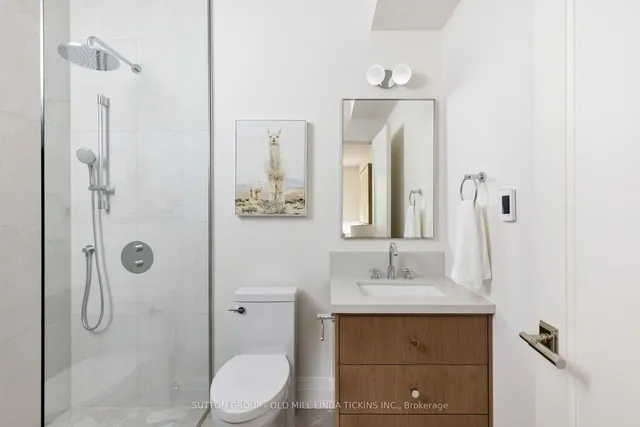 Additional image 31 of 88 Willingdon Blvd