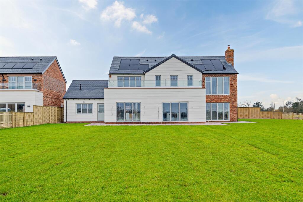 Additional image 6 of Belgrave Garden Mews, Pulford, Chester