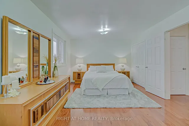 Additional image 8 of 130 Cultra Sq