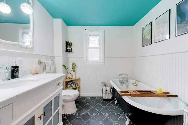 Additional image 27 of 64 Graham Ave