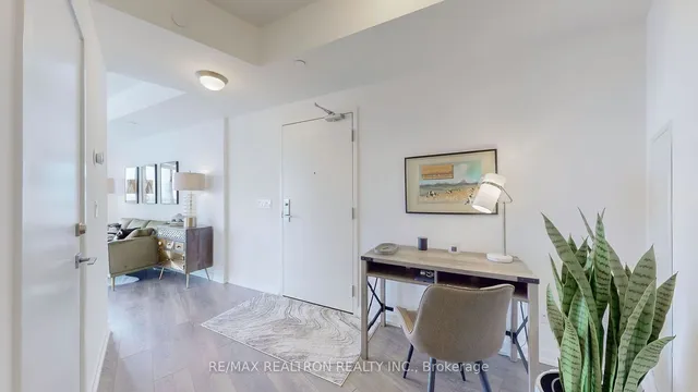 Additional image 6 of 49 East Liberty St Unit 1102