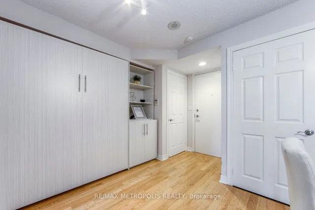 Additional image 5 of 270 Wellington St Unit 1002