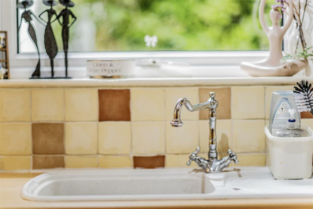 Additional image 55 of Gilbert Lane East, Barry